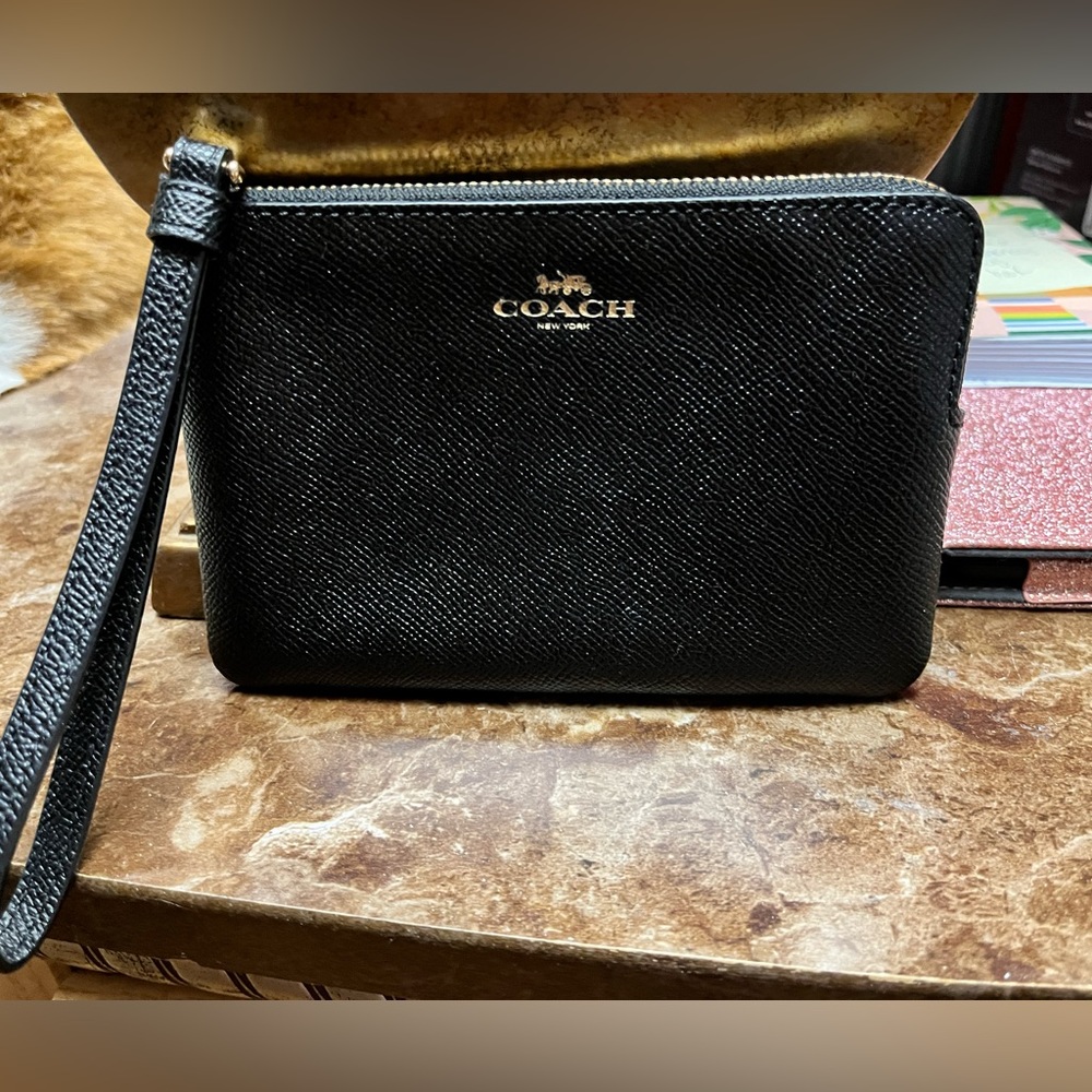 Coach Corner Zip Wristlet Black